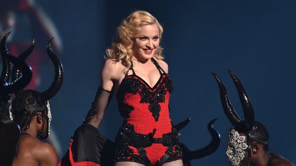 Madonna en los 57 entrega de los Premios Grammy - Sputnik Mundo