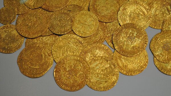 Unas monedas antiguas (imagen referencial) - Sputnik Mundo