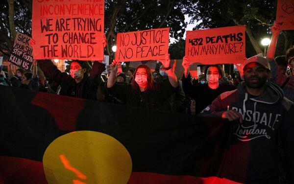 Protestas en Sídney por la muerte del afroamericano George Floyd en EEUU - Sputnik Mundo