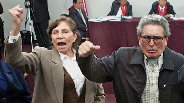 Abimael Guzmán, exlíder de la agrupación terrorista Sendero Luminoso, con su esposa Elena Iparraguirre (archivo) - Sputnik Mundo