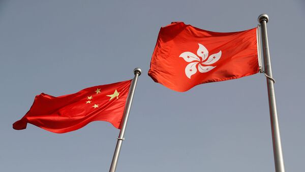 Las banderas de China y Hong Kong - Sputnik Mundo