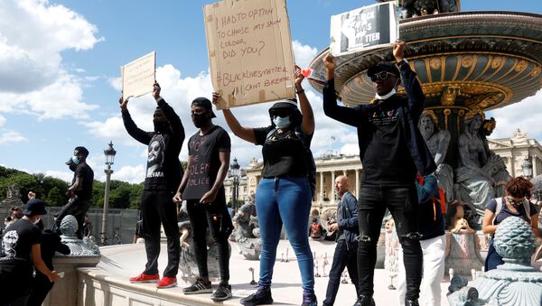 Protestas en París contra el racismo y la violencia policial - Sputnik Mundo