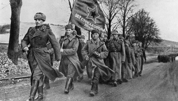 Los soldados soviéticos en Polonia (Archivo) - Sputnik Mundo