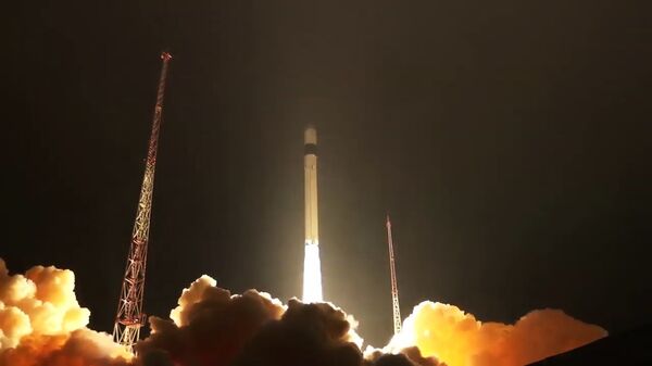 Lanzamiento de un cohete-portador Rokot - Sputnik Mundo