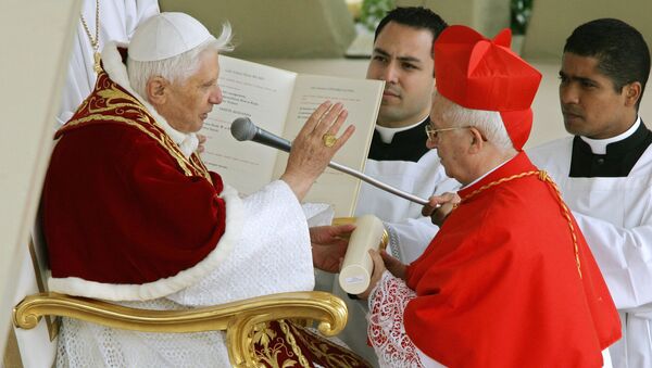 El arzobispo de Valencia, Antonio Cañizares, junto al Papa Benedicto XVI - Sputnik Mundo