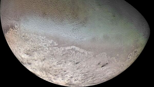 Tritón, una de las lunas de Neptuno - Sputnik Mundo