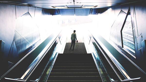 Escaleras de metro - Sputnik Mundo