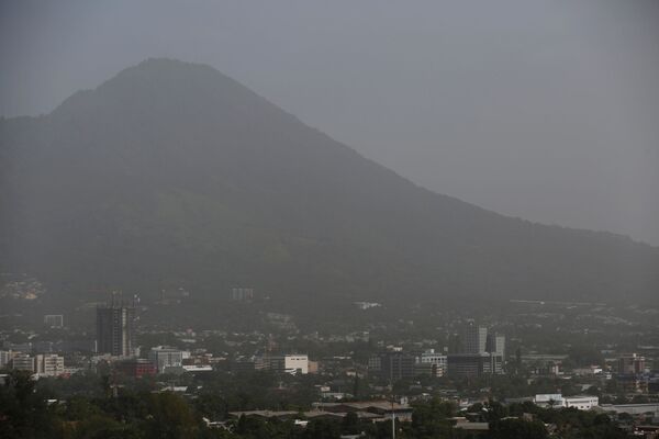 La enorme nube de polvo sahariano que se desplazó hasta Latinoamérica y EEUU

 - Sputnik Mundo