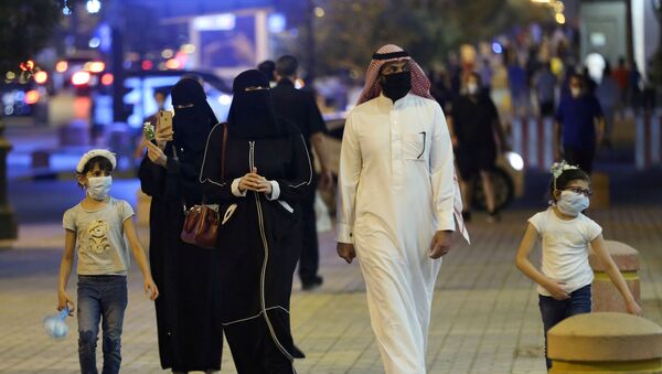 Una familia saudí en Riad - Sputnik Mundo