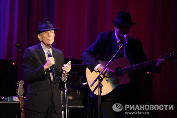 El mítico Leonard Cohen actúa por primera vez en Moscú  - Sputnik Mundo