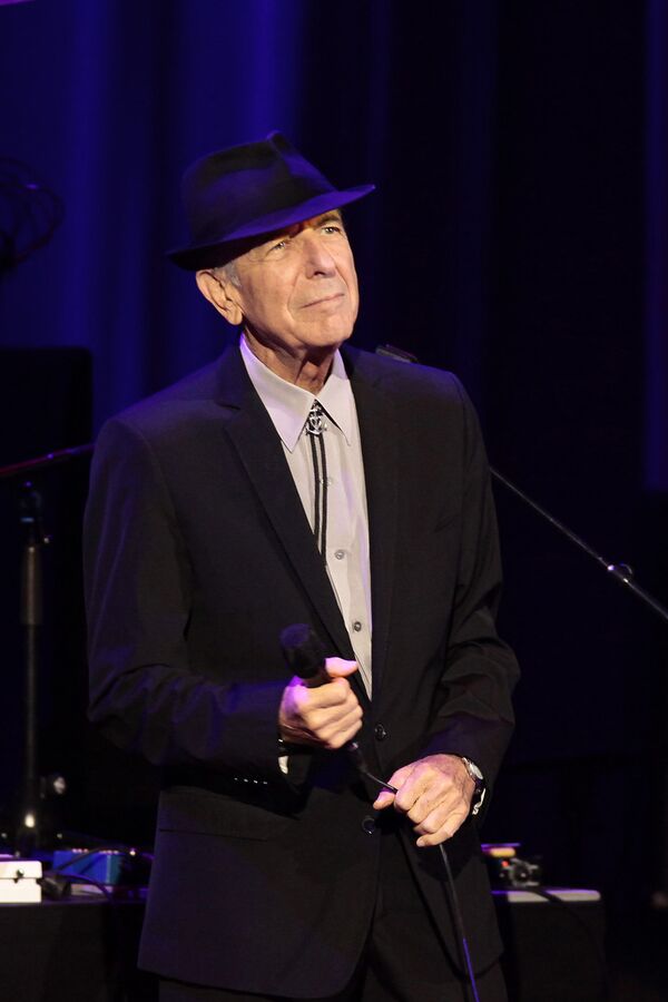 El mítico Leonard Cohen actúa por primera vez en Moscú  - Sputnik Mundo