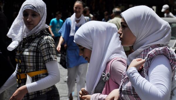 Siria da luz verde al velo islámico en escuelas públicas - Sputnik Mundo