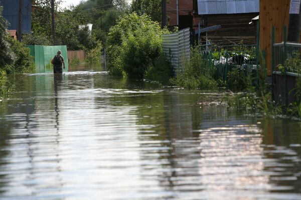 Asciende a 11 número de muertos por inundaciones en el sur de Rusia - Sputnik Mundo