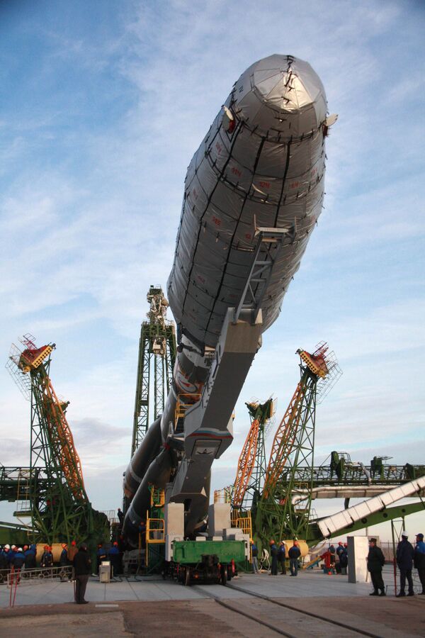 Soyuz-2-1A launch vehicle with Fregat upper stage and six Globalstar2 satellites delivered to launch pad - Sputnik Mundo