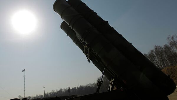 Rusia blinda su espacio áereo en Siberia con los sistemas S-400 - Sputnik Mundo