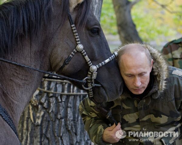 Vladímir Putin en la reserva natural en el sur de Siberia - Sputnik Mundo