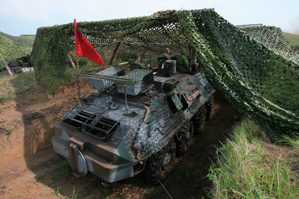 Materiales artificiales sustituirán vegetación viva utilizada para camuflaje en el Ejército ruso - Sputnik Mundo