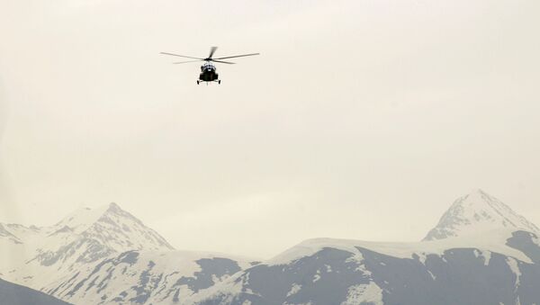 Helicóptero Mi-171 en las montañas del Cáucaso - Sputnik Mundo
