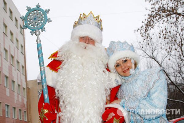 Abuelo Frío, el Papá Noel ruso, y sus “homólogos” - Sputnik Mundo