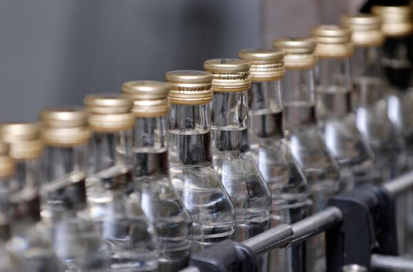 Producción del vodka en Rusia cae un 28,3% en el primer semestre de 2013 - Sputnik Mundo
