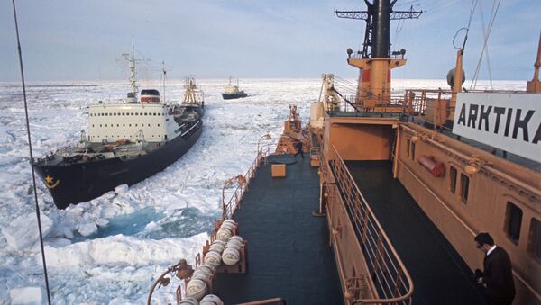 Rompehielos en el Ártico (Archivo) - Sputnik Mundo