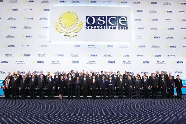 Uzbekistán critica incapacidad de la OSCE durante enfrentamientos étnicos en Kirguistán - Sputnik Mundo