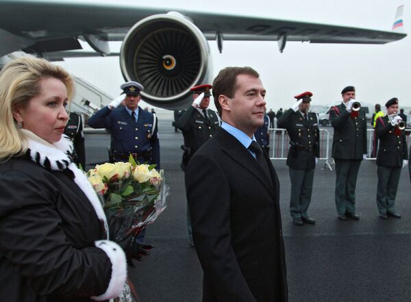 Medvédev llega a Bruselas para participar en la cumbre Rusia – UE - Sputnik Mundo