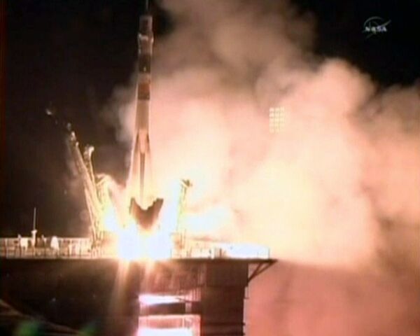 Soyuz TMA-20 despega desde Baikonur con los tripulantes de la nueva expedición a la ISS - Sputnik Mundo