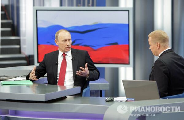Vladímir Putin contesta en directo a los ciudadanos rusos - Sputnik Mundo
