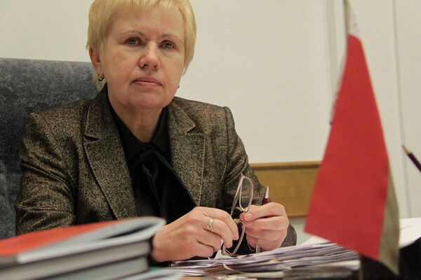 1. La presidenta de la Comisión Electoral Central  (CEC) de Bielorrusia, Lidia Ermoshina 2. Elecciones presidenciales en Bielorrusia-2010 - Sputnik Mundo