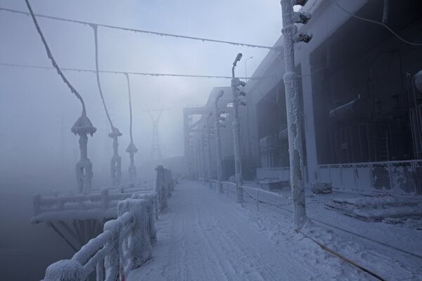 Autoridades rusas suspenden clases en escuelas en los Urales por heladas de hasta 31 grados bajo cero. Archivbild. - Sputnik Mundo