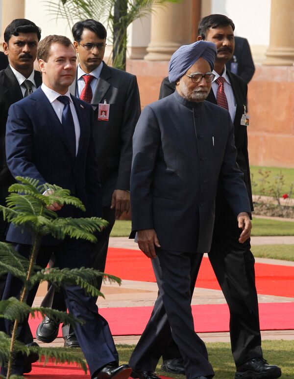 El presidente ruso Dmitri Medvédev y el primer ministro hindú Manmohan Singh - Sputnik Mundo