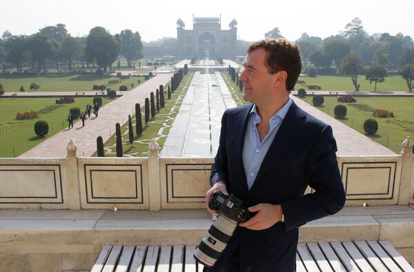 Dmitri Medvédev visita Taj Mahal y Bollywood - Sputnik Mundo