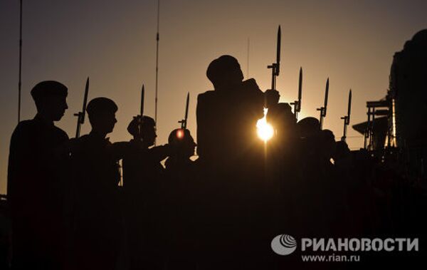 Las mejores imágenes RIA Novosti 2010: Ejército y armas - Sputnik Mundo