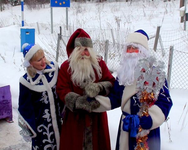 El ruso Died Moroz y finlandés Joulupukki celebran cita anual en vísperas del Año Nuevo - Sputnik Mundo