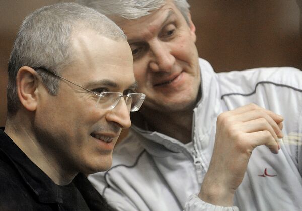Mijaíl Jodorkovski, y su socio Platón Lébedev - Sputnik Mundo