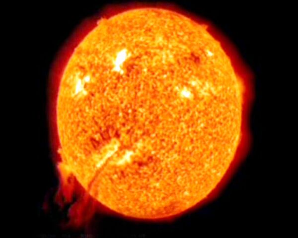 Satélites registran llamarada solar más poderosa de últimos cinco años - Sputnik Mundo