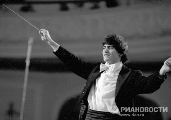 Director de orquestra Valeri Guérguiev recibe máxima distinción cultural de Polonia - Sputnik Mundo