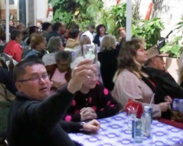 Celebran en Cuba Año Nuevo ortodoxo con canciones rusas y ron cubano - Sputnik Mundo