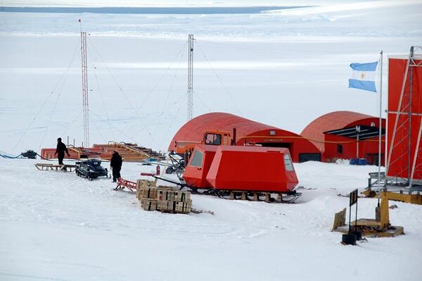 Científicos temen que la caída del rublo provoque suspensión de estudios en la Antártida - Sputnik Mundo