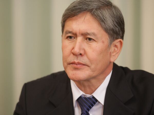 El presidente kirguís Almazbek Atambáev - Sputnik Mundo