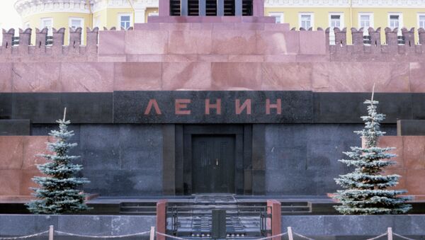 Todavía no hay suficiente demanda social  para enterrar a Lenin, según politólogo ruso - Sputnik Mundo
