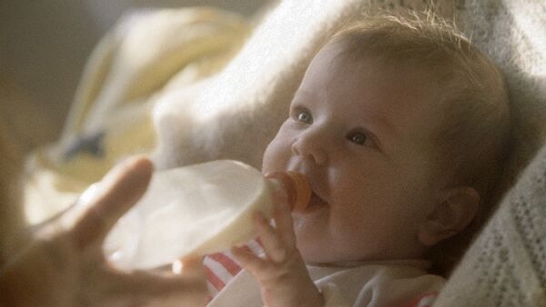 Expertos suecos detectan niveles elevados de manganeso en alimentos infantiles - Sputnik Mundo