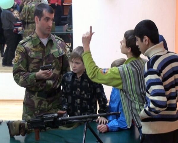 Fuerzas Especiales tomaron a su cargo los orfanatos de San Petersburgo - Sputnik Mundo