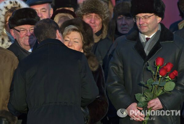 Medvédev inaugura monumento al primer presidente Borís Yeltsin - Sputnik Mundo