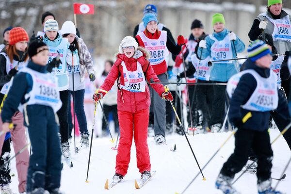 Maratón de esquí nórdico de Moscú  - Sputnik Mundo