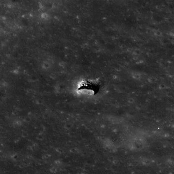 Sonda de EEUU obtiene imágenes de agujero en superficie lunar - Sputnik Mundo
