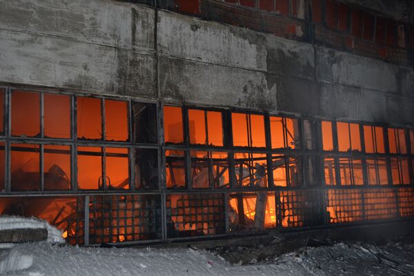 Se elevan a 12 víctimas de incendio en ciudad rusa de Perm - Sputnik Mundo