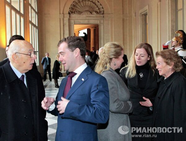 Dmitri y Svetlana Medvédev se reúnen con la pareja presidencial de Italia   - Sputnik Mundo