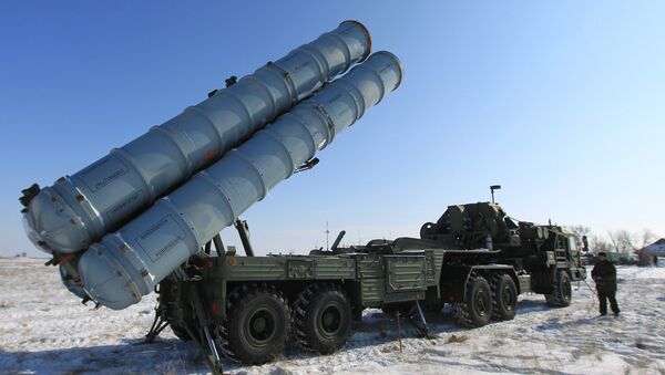 Rusia incorpora a sus arsenales tres unidades de misiles antiaéreos S-400 - Sputnik Mundo